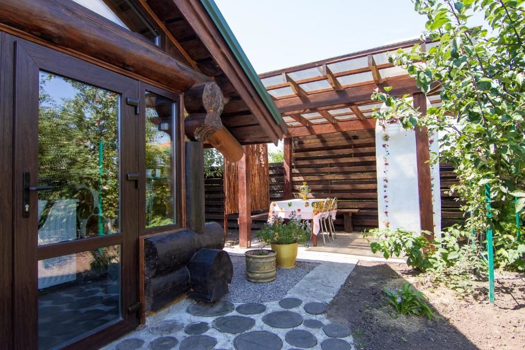 Апартаменты Дом с сауной и басейном на Теремках Гатное